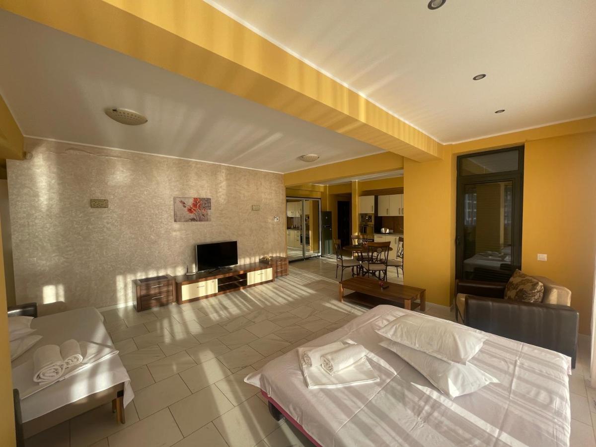 מאמאיה Sophia Lake View Suite מראה חיצוני תמונה