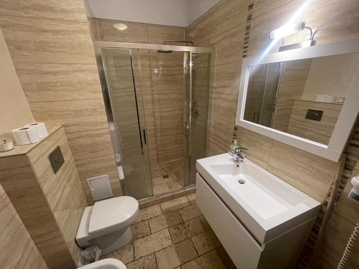מאמאיה Sophia Lake View Suite מראה חיצוני תמונה