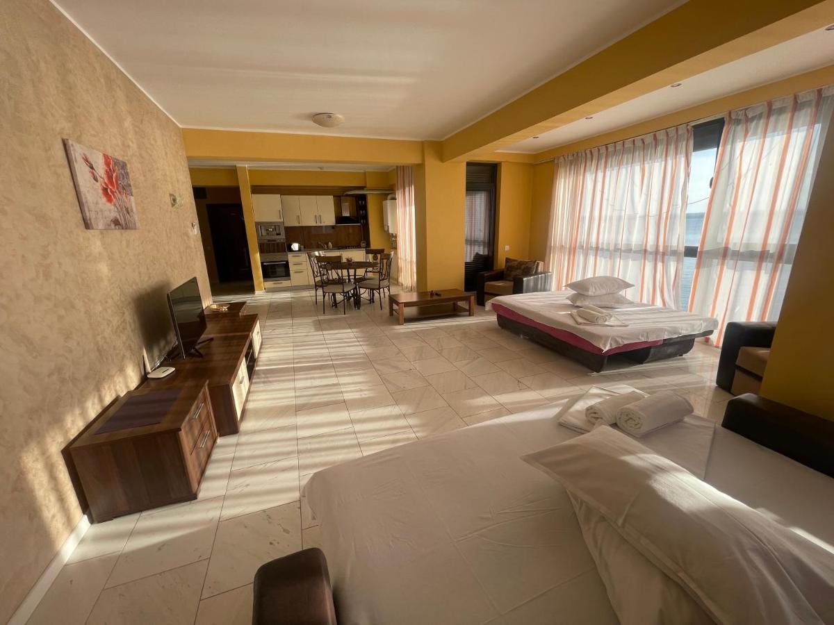 מאמאיה Sophia Lake View Suite מראה חיצוני תמונה