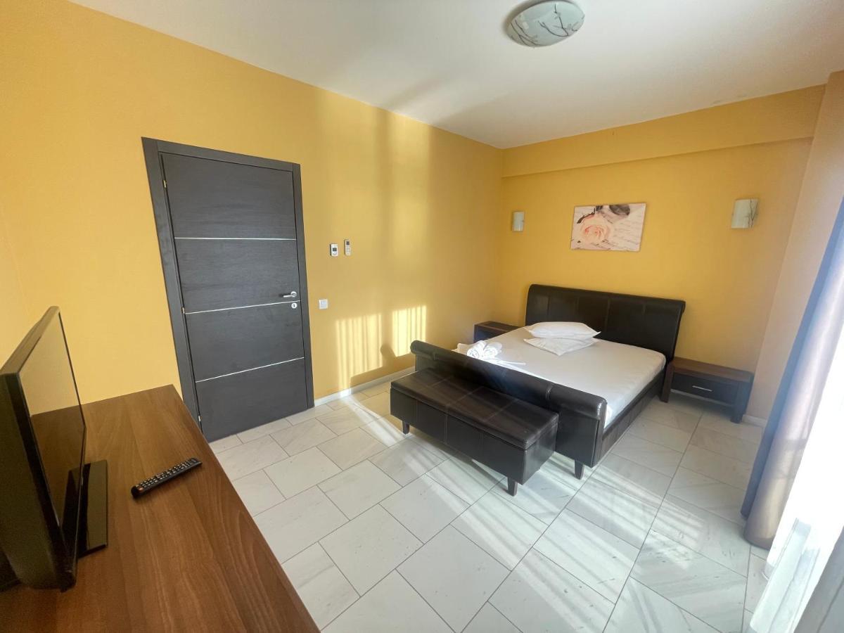 מאמאיה Sophia Lake View Suite מראה חיצוני תמונה